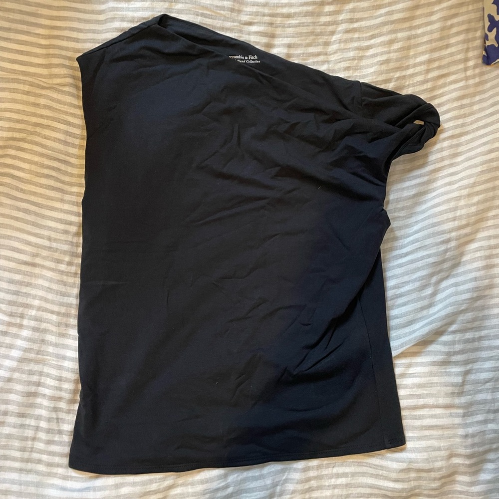 Abercrombie & Fitch Asymmetrical Twist top